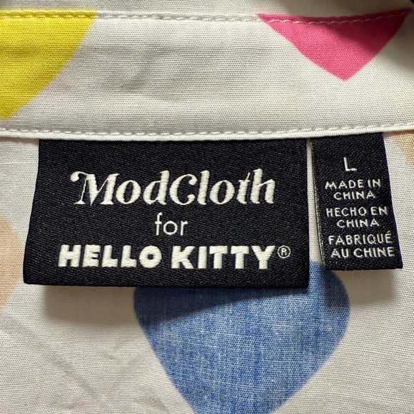 NWT ModCloth x Hello Kitty Button Down Shirt - Large - Picture 2 of 10